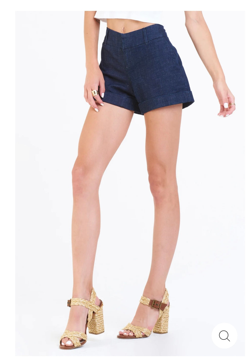 Mid-Rise Shorts 1