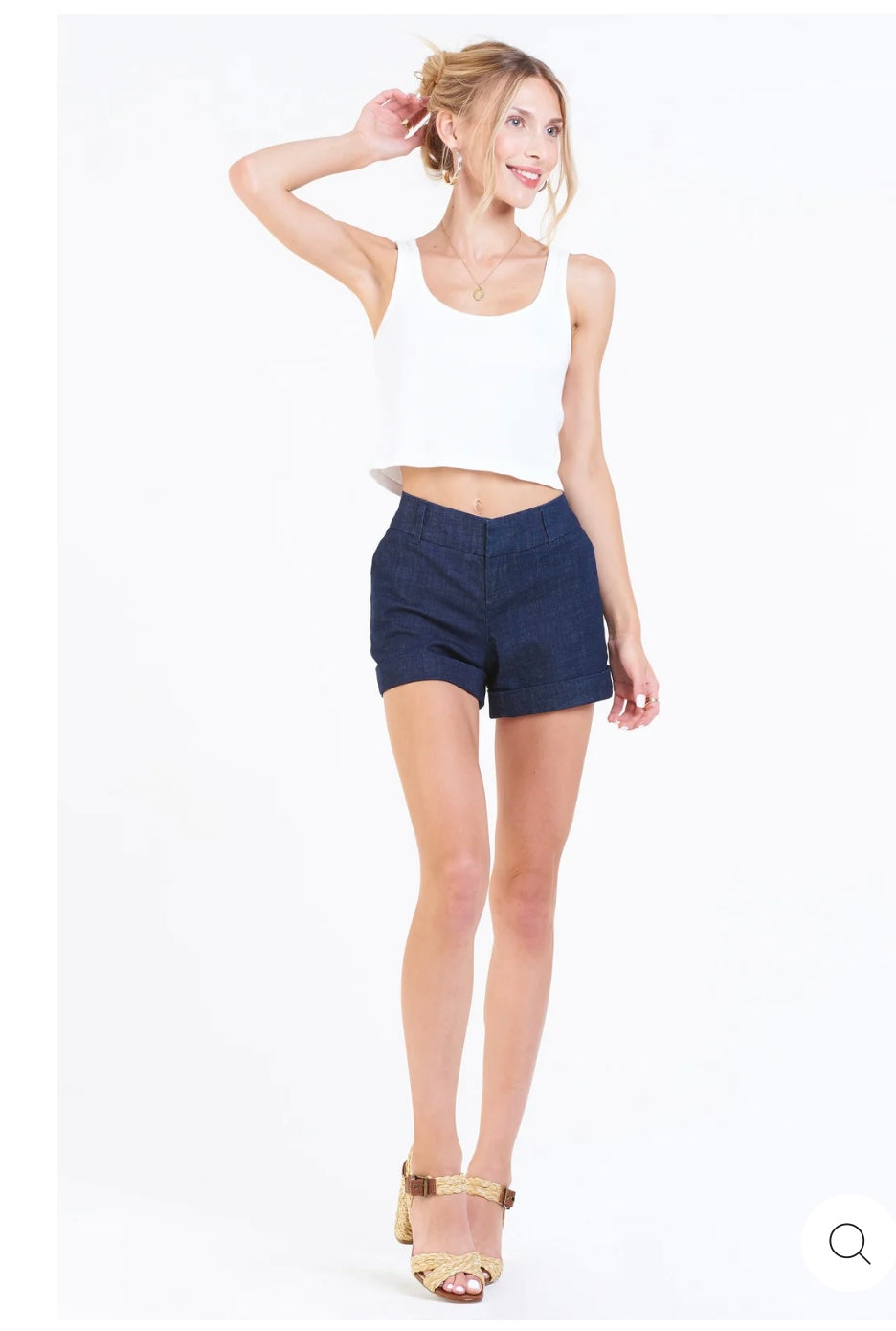 Mid-Rise Shorts 1