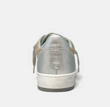 Load image into Gallery viewer, Metallic Star Sneaker
